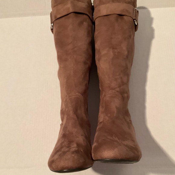 Impo Genia Camel Color Boots Size 8 Medium - Picture 2 of 9